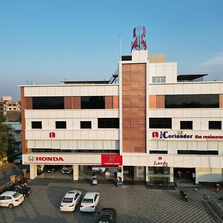 Lords Eco Inn Navsari Екстер'єр фото