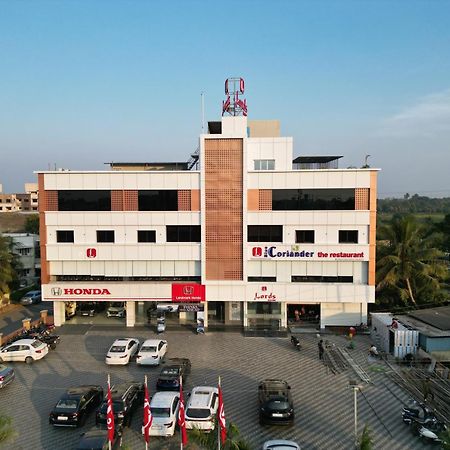 Lords Eco Inn Navsari Екстер'єр фото