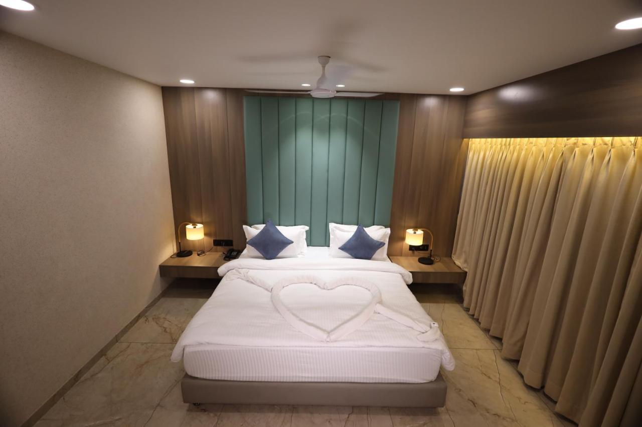 Lords Eco Inn Navsari Екстер'єр фото