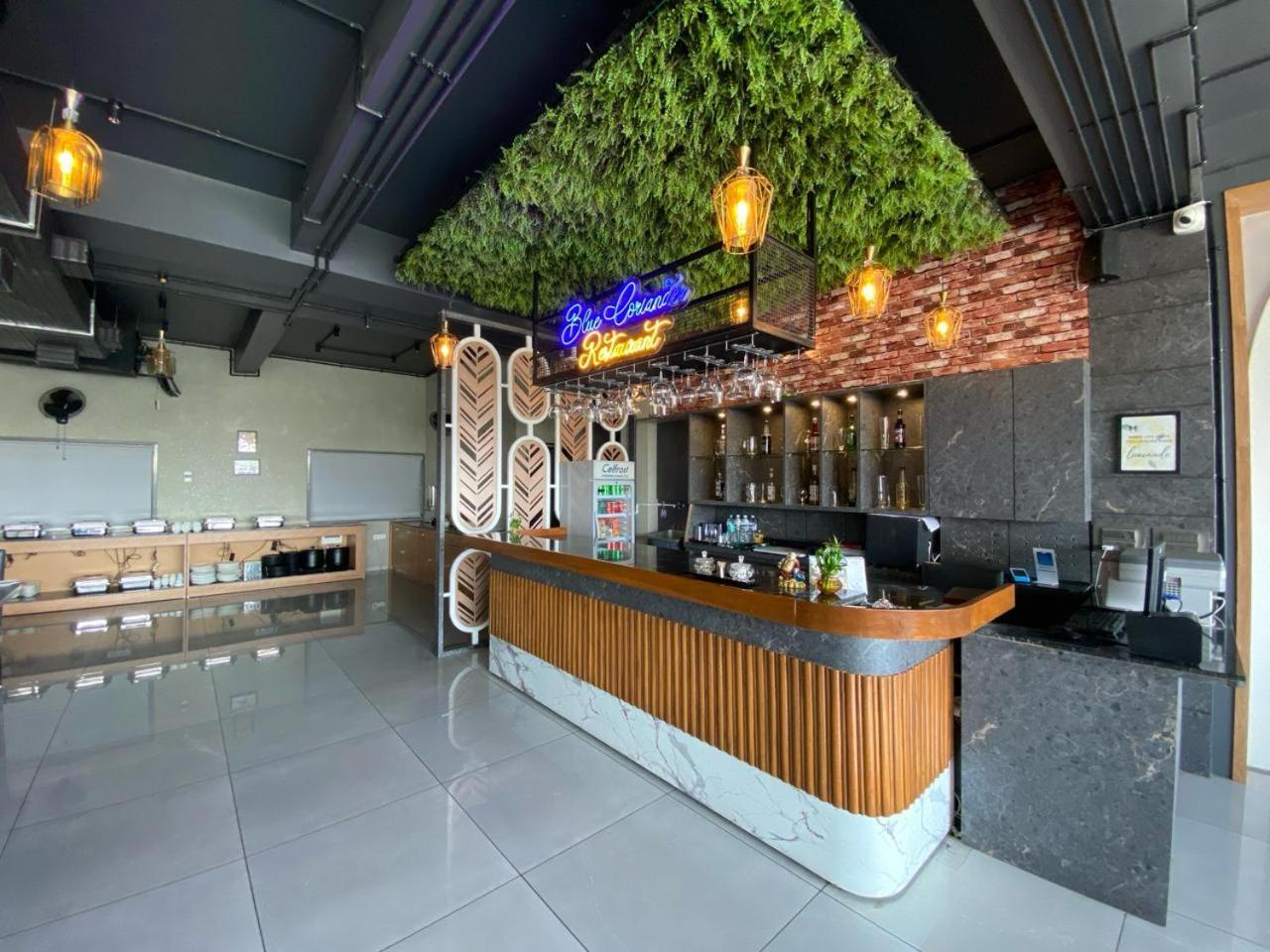 Lords Eco Inn Navsari Екстер'єр фото