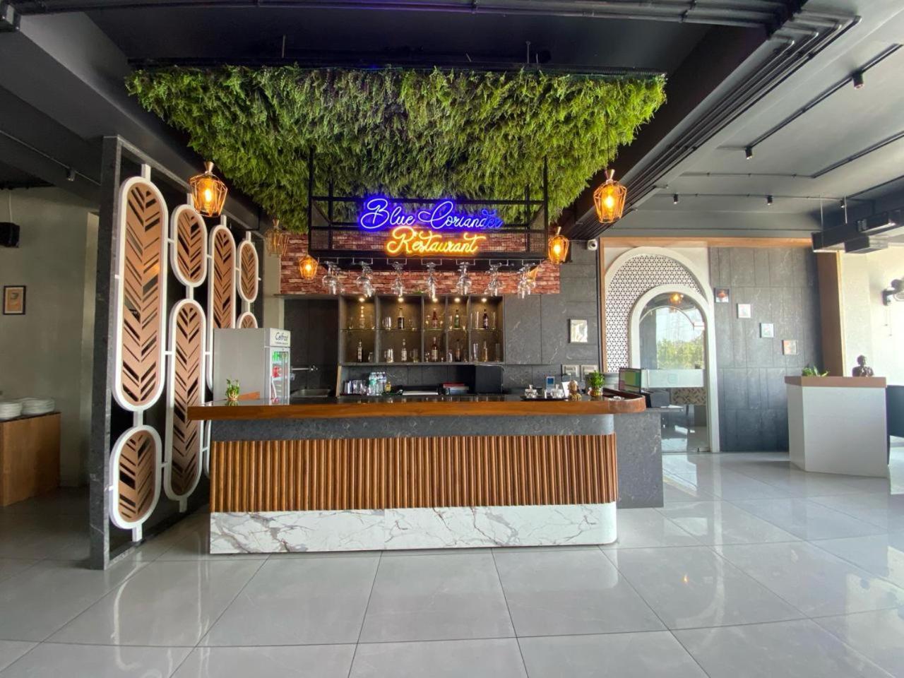 Lords Eco Inn Navsari Екстер'єр фото